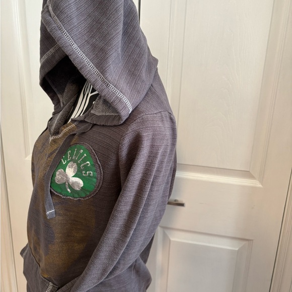 Women’s Boston Celtics hoody- large - Picture 2 of 4